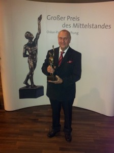 Herr Kursawe mit Preis